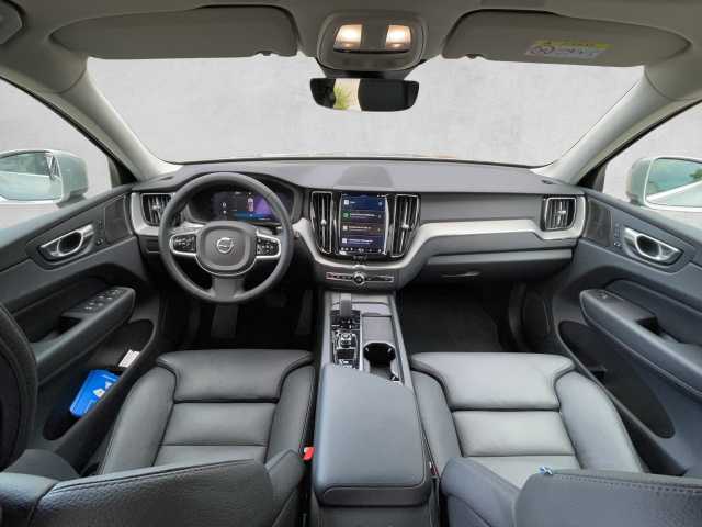 Volvo  XC 60 Plus Bright AWD Bluetooth Navi LED Vollleder Klima Einparkhilfe el. Fenste