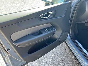 Volvo  XC 60 Plus Dark AWD Bluetooth LED Klima Einparkhilfe el. Fenster